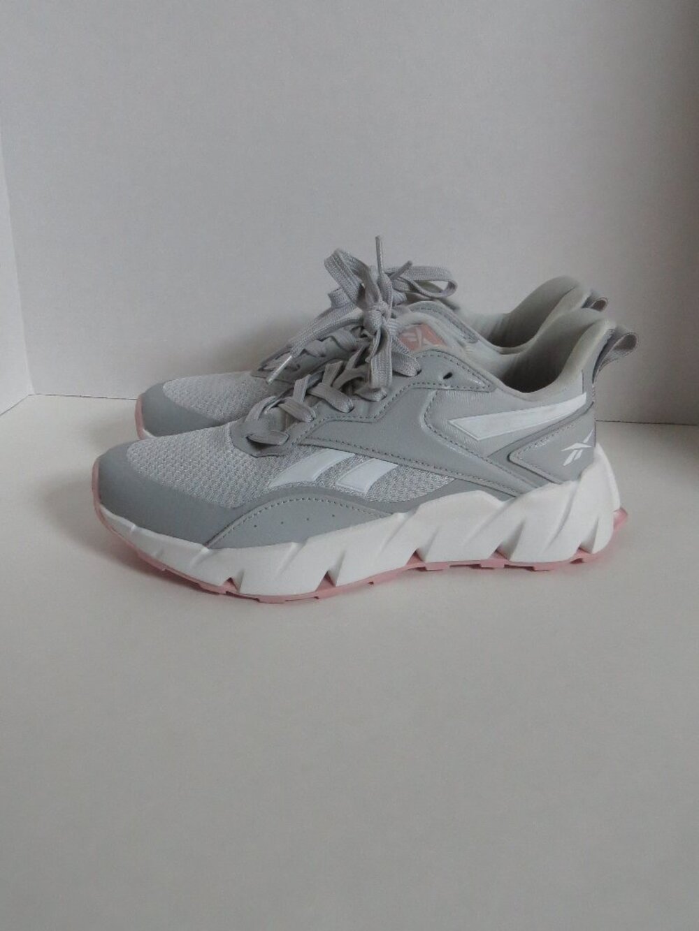 Reebok Vizome Gray and Pink Tennis Shoes Sneakers Sz 8